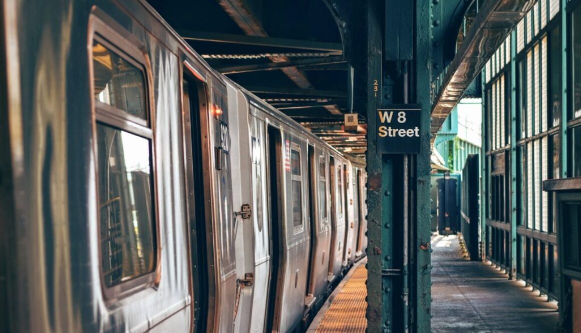 metro platform public transport 1853976