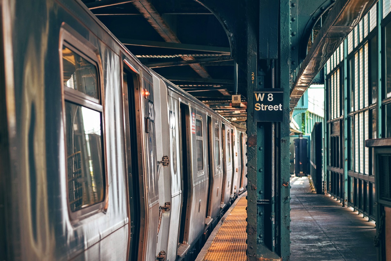 metro platform public transport 1853976